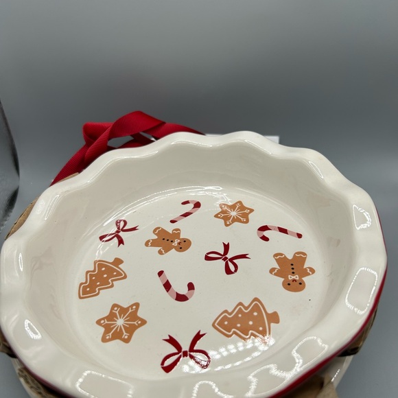 Holiday Time GINGERBREAD AND STRIPES Stoneware Mini Pie Plate Set NEW - Picture 6 of 10